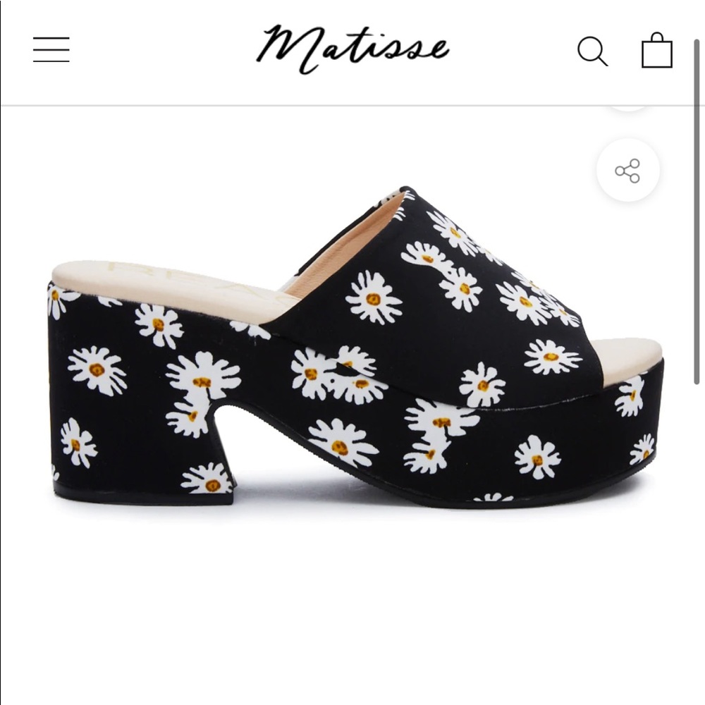 NWT- Matisse Terry Daisy Platform Heel